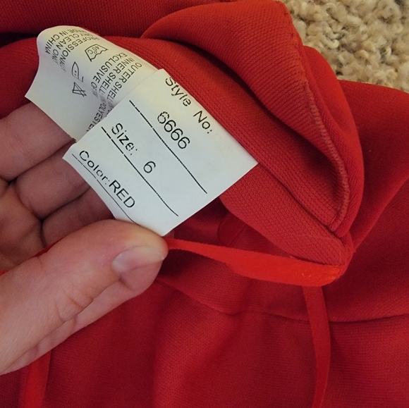 Red Backless Evening Formal Gown Size 2 - Picture 10 of 11